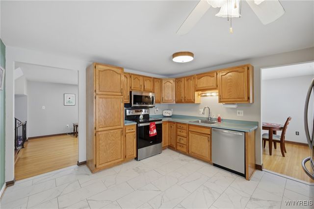 185 Old Farm Circle, Amherst, NY 14221