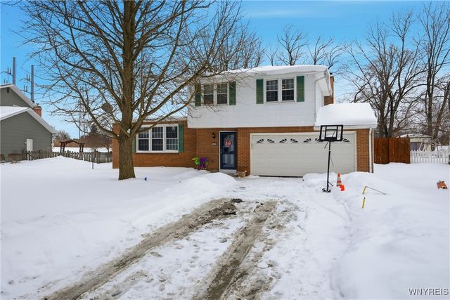 185 Old Farm Circle, Amherst, NY 14221