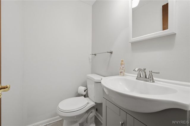 185 Old Farm Circle, Amherst, NY 14221