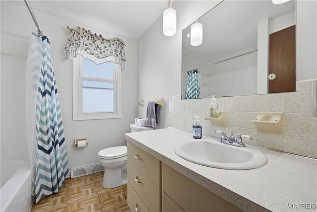 185 Old Farm Circle, Amherst, NY 14221