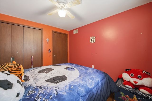 185 Old Farm Circle, Amherst, NY 14221