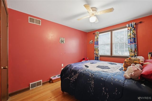 185 Old Farm Circle, Amherst, NY 14221