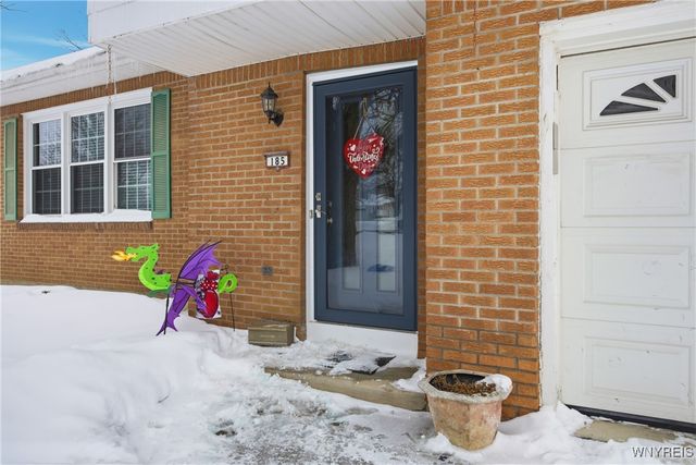 185 Old Farm Circle, Amherst, NY 14221