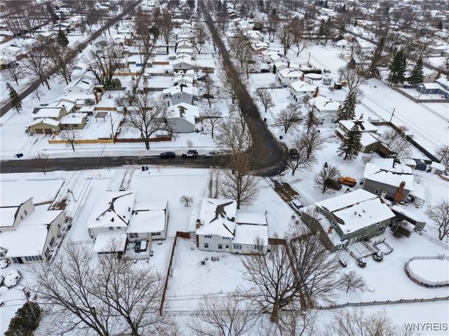 185 Old Farm Circle, Amherst, NY 14221