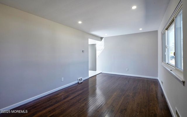 516 Midstreams Road, Brick, NJ 08724