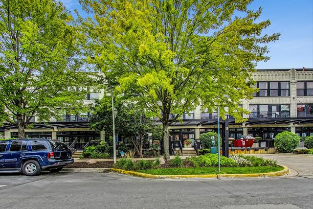 1111 W 14TH Place 328, Chicago, IL 60608