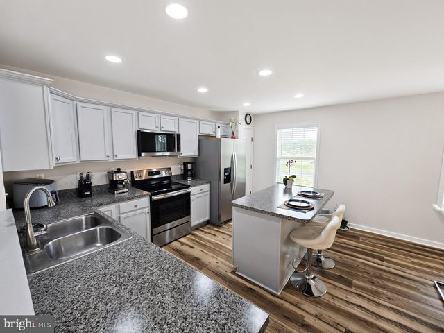 5090 COMER DR, Stephens City, VA 22655