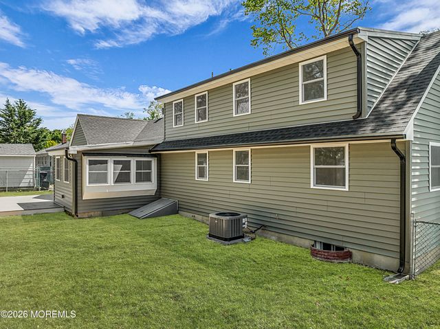 620 Tiller Avenue, Beachwood, NJ 08722