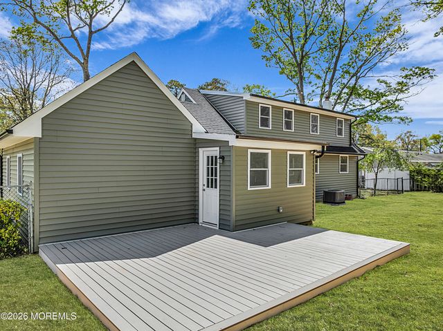 620 Tiller Avenue, Beachwood, NJ 08722