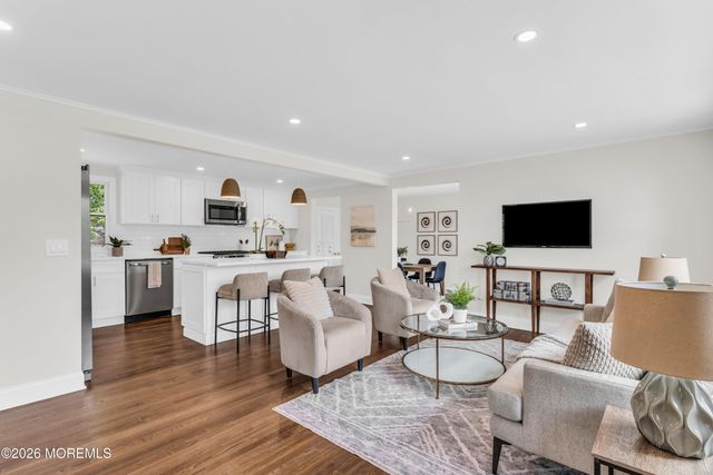 620 Tiller Avenue, Beachwood, NJ 08722