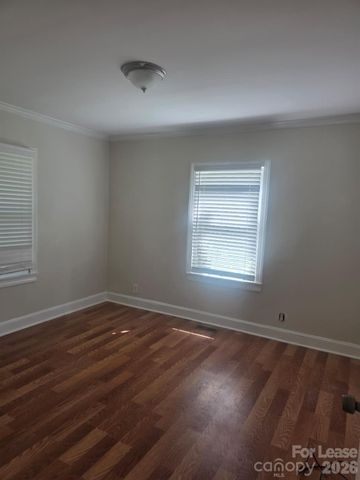 1010 E Harrison Avenue, Gastonia, NC 28054