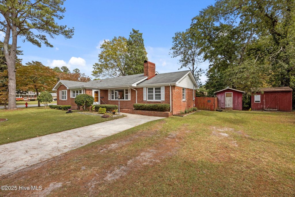 704 N Grace Avenue, New Bern, NC 28562