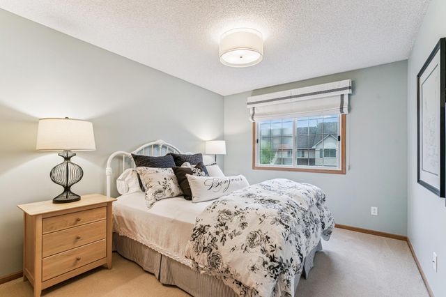 8465 Cortland Road 125, Eden Prairie, MN 55344