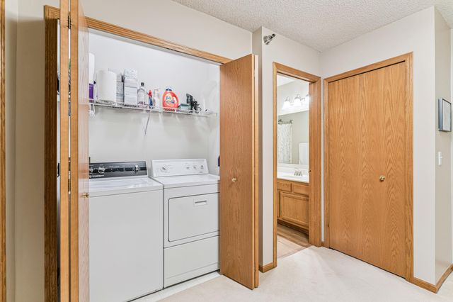 8465 Cortland Road 125, Eden Prairie, MN 55344