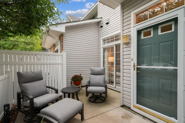 8465 Cortland Road 125, Eden Prairie, MN 55344