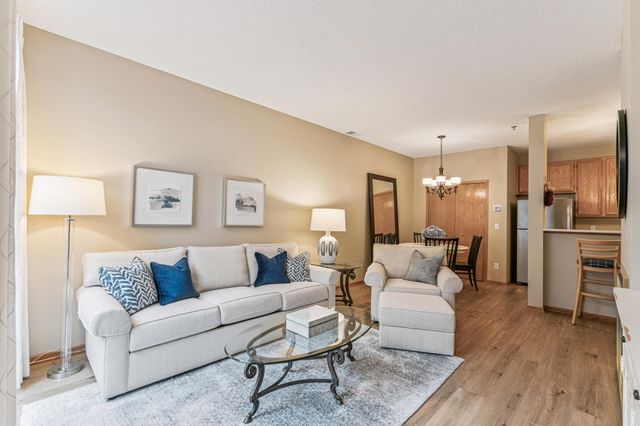 8465 Cortland Road 125, Eden Prairie, MN 55344