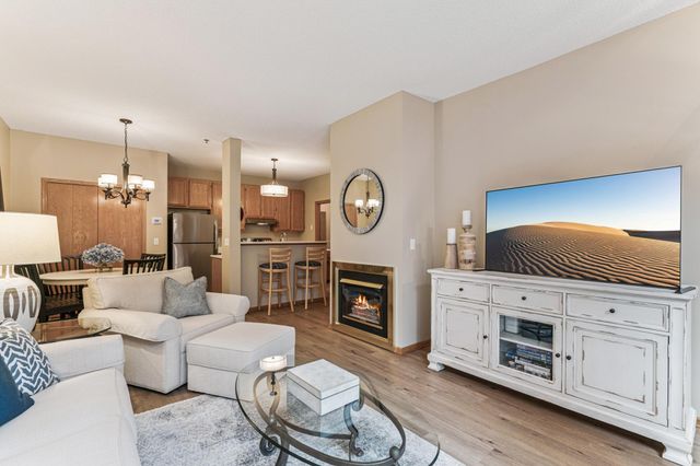 8465 Cortland Road 125, Eden Prairie, MN 55344