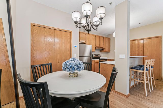 8465 Cortland Road 125, Eden Prairie, MN 55344