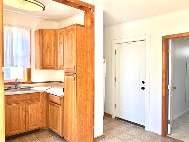 4 Sisson Terrace 1, Lynn, MA 01902