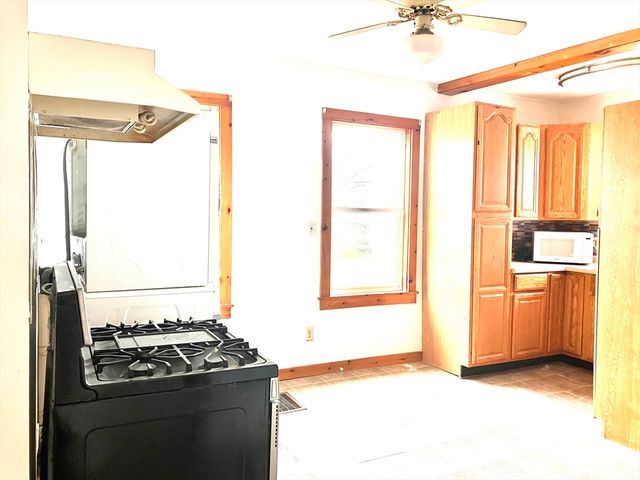 4 Sisson Terrace 1, Lynn, MA 01902