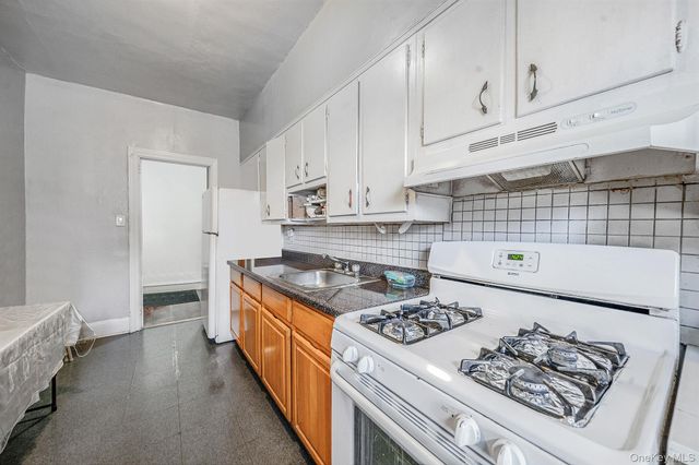 10876 38th Avenue, Corona, NY 11368