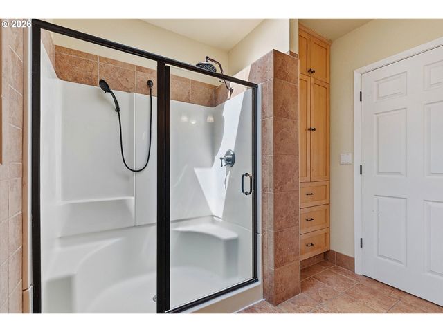 1831 Ne 61ST Ave, Portland, OR 97213