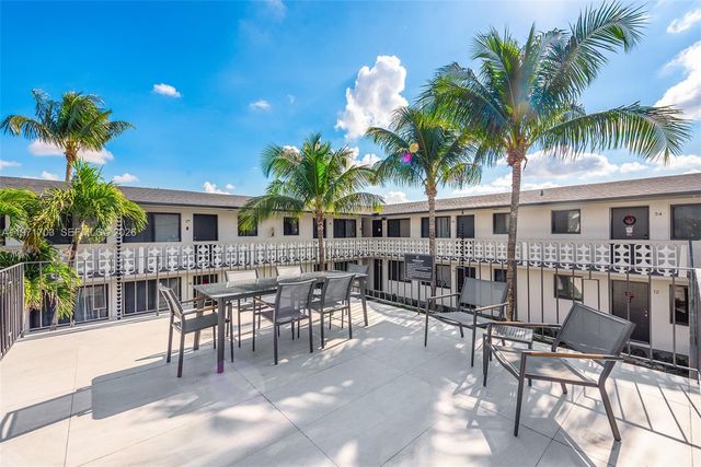 1330 W 29th St 39, Hialeah, FL 33012
