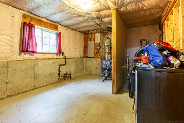 10 Mathieu Street, Norwich, CT 06380