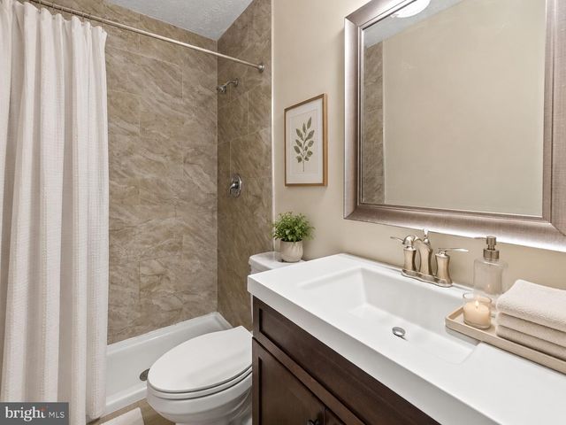 2324 KENT CT, Waldorf, MD 20602