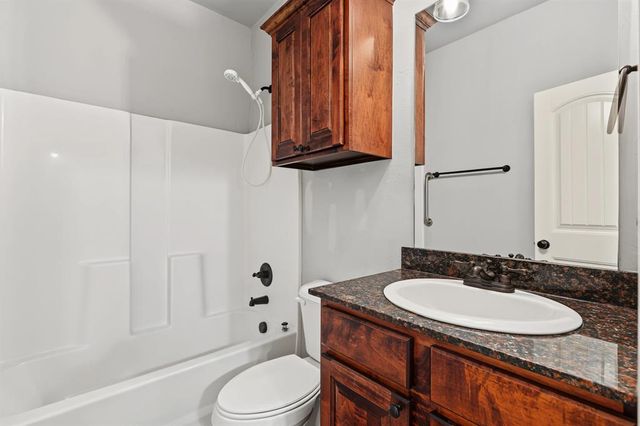 20575 Creekside Drive, Harrah, OK 73045
