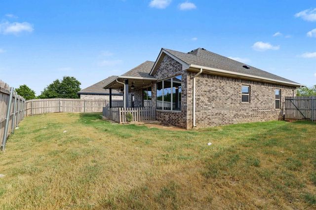 20575 Creekside Drive, Harrah, OK 73045