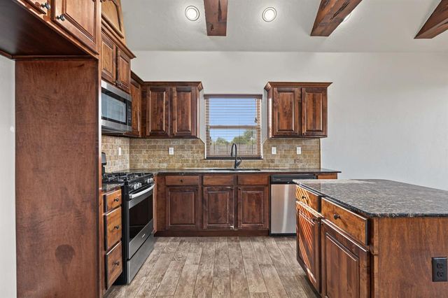 20575 Creekside Drive, Harrah, OK 73045