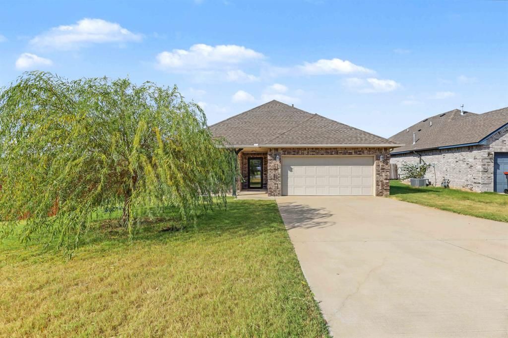 20575 Creekside Drive, Harrah, OK 73045