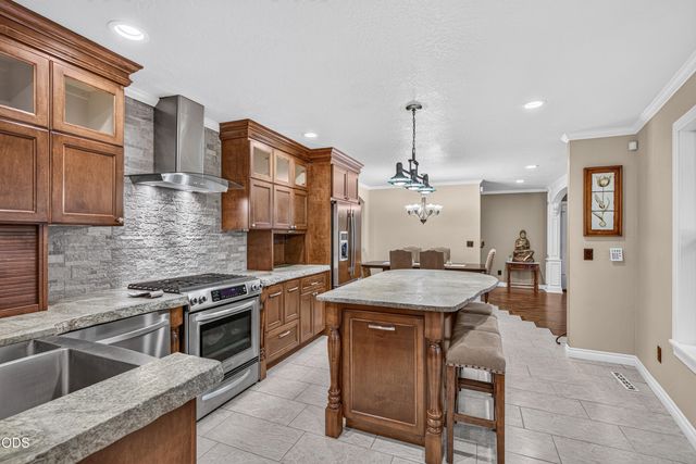 2201 Siskiyou Boulevard, Medford, OR 97504