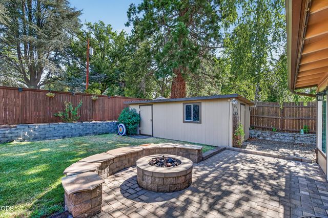 2201 Siskiyou Boulevard, Medford, OR 97504