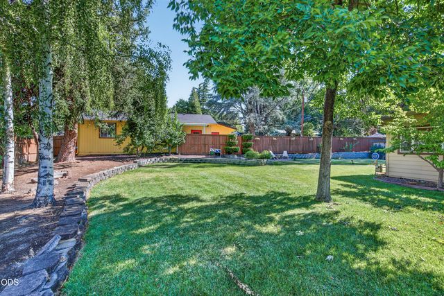 2201 Siskiyou Boulevard, Medford, OR 97504