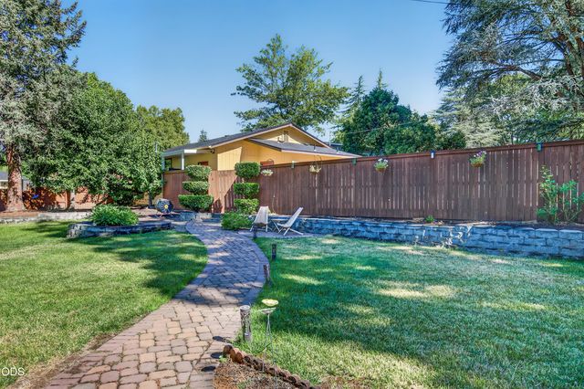2201 Siskiyou Boulevard, Medford, OR 97504