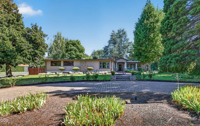 2201 Siskiyou Boulevard, Medford, OR 97504