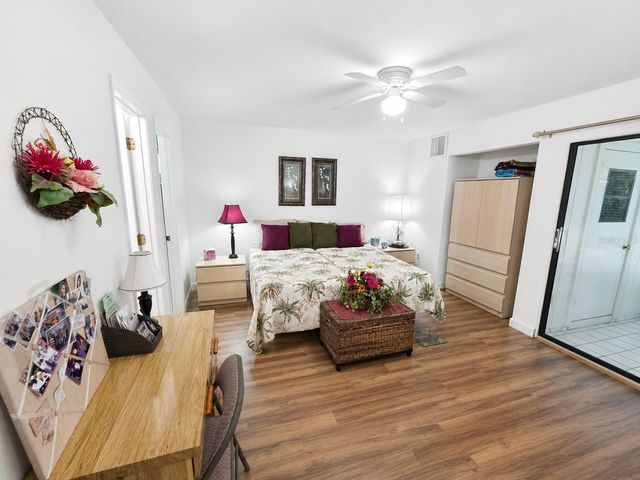 225 OAK HILL DRIVE 10, Sarasota, FL 34232