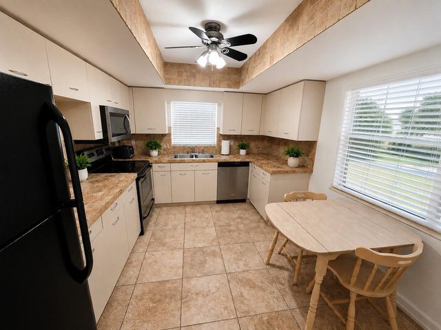 225 OAK HILL DRIVE 10, Sarasota, FL 34232
