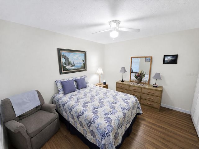 225 OAK HILL DRIVE 10, Sarasota, FL 34232