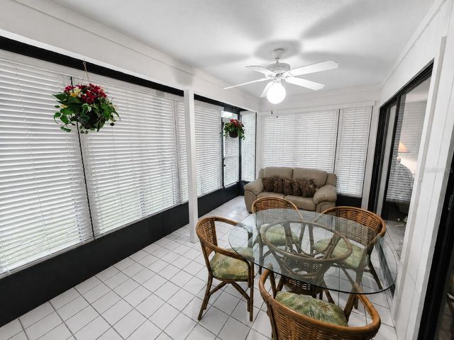 225 OAK HILL DRIVE 10, Sarasota, FL 34232