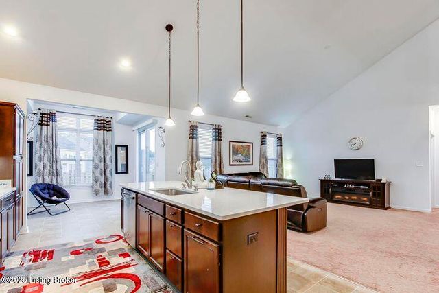 16982 Green Crest Ln, Louisville, KY 40245