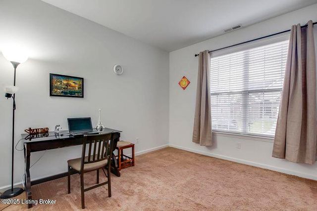 16982 Green Crest Ln, Louisville, KY 40245