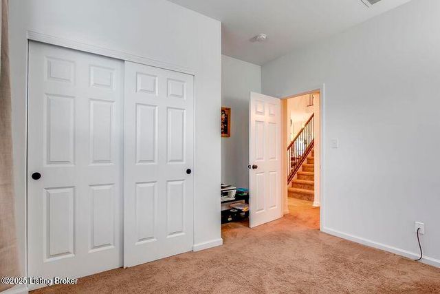 16982 Green Crest Ln, Louisville, KY 40245