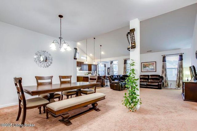 16982 Green Crest Ln, Louisville, KY 40245