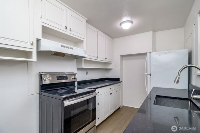 14402 56th Avenue S #B, Tukwila, WA 98168