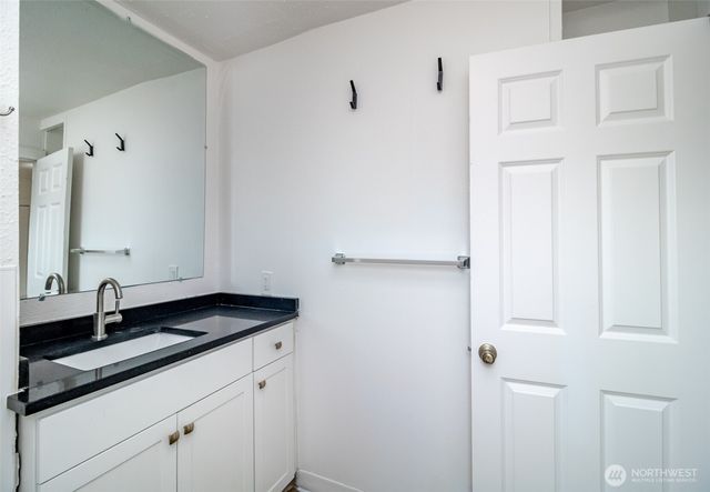 14402 56th Avenue S #B, Tukwila, WA 98168