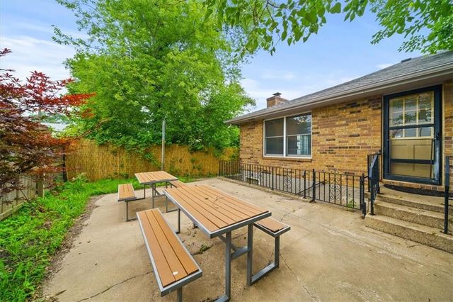 514 Forest Avenue, Kansas City, MO 64106