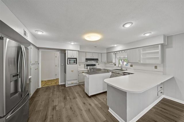 514 Forest Avenue, Kansas City, MO 64106